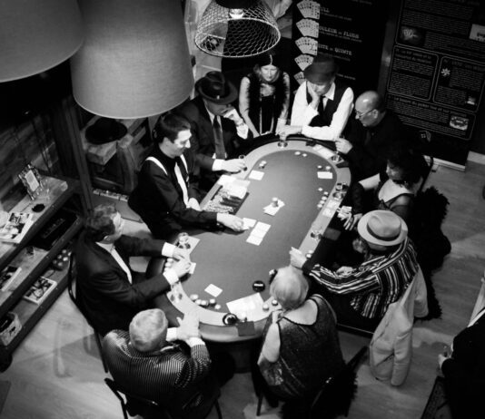 Топ-5 українських політиків, які захоплюються грою в покер