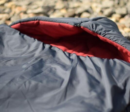 Как черниговчанам выбрать зимний спальный мешок?