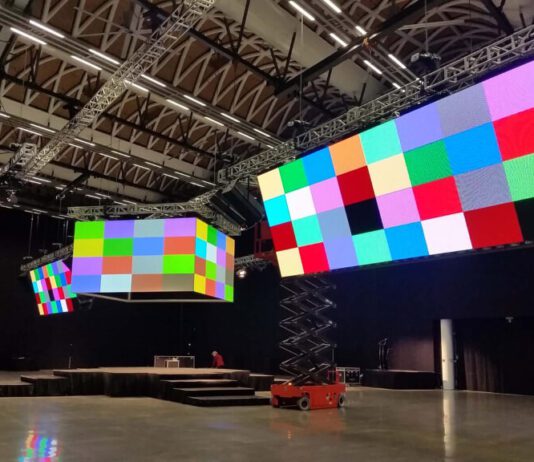 Як зробити бізнес відомим? Переваги світлодіодних LED-екранів